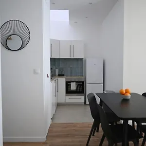 https://magnifique-appartement-t4-plage-des-catalans.fr-provencehotel.com